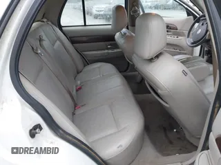 2010 Mercury Grand Marquis LS z VIN 2MEBM7FV5AX606873, wystawiony jako IAAI lot #42216310 z przebiegiem 198 896 mil mil oraz . Historia ofert i sprzedaży dostępna na DreamBid. Obrazek 8.