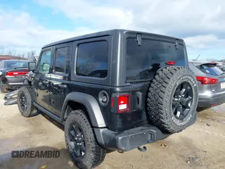2022 Jeep Wrangler Unlimited Sport S with VIN 1C4HJXDG0NW102631, listed as a IAAI auction lot 41870893 with 43,968 mi miles. Bid and sale history available at carsss.com. Image 3.