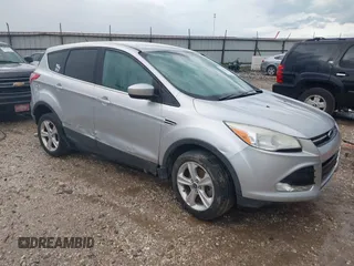 2013 Ford Escape SE z VIN 1FMCU0GX3DUC70550, wystawiony jako IAAI lot #42485988 z przebiegiem Nie podano mil oraz . Historia ofert i sprzedaży dostępna na DreamBid. Obrazek 1.