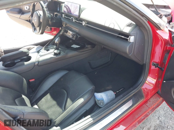 2021 Toyota Supra 3.0 with VIN WZ1DB0C08MW036515, listed as a IAAI auction lot 41832740 with 40,137 mi miles and . Bid and sale history available at DreamBid. Image 5.
