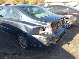 2007 Volvo S60 2.5L Turbo with VIN YV1RH592272620102, listed as a IAAI auction lot 40651625 with 171,229 mi miles. Bid and sale history available at carsss.com. Image 6.