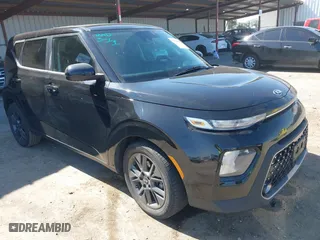 2021 Kia Soul EX with VIN KNDJ33AUXM7134994, listed as a IAAI auction lot 41765850 with 26,142 mi miles. Bid and sale history available at carsss.com. Image 1.