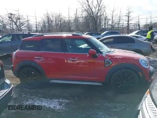2019 MINI Countryman Cooper S with VIN WMZYT5C57K3E69637, listed as a IAAI auction lot 41379982 with 100,891 mi miles. Bid and sale history available at carsss.com. Image 13.
