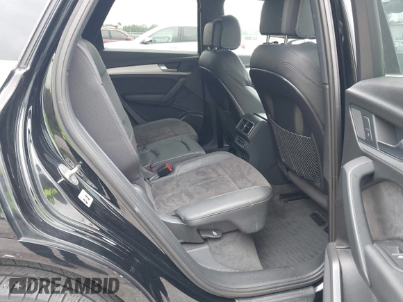 2018 Audi SQ5 Premium Plus z VIN WA1A4AFY6J2009085, wystawiony jako IAAI lot #42410933 z przebiegiem 59 773 mil mil oraz . Historia ofert i sprzedaży dostępna na DreamBid. Obrazek 8.