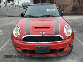 2012 MINI Convertible S z VIN WMWZP3C56CT249799, wystawiony jako Copart lot #59983605 z przebiegiem 66 756 mil mil oraz Czysty tytuł • Clean title. Historia ofert i sprzedaży dostępna na DreamBid. Obrazek 5.