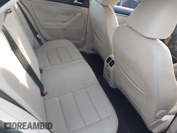 2010 Volkswagen Jetta SEL with VIN 3VWRX7AJ7AM135989, listed as a IAAI auction lot 42436903 with 188,975 mi miles and . Bid and sale history available at DreamBid. Image 8.