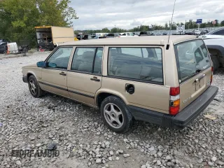 1988 Volvo 740 with VIN YV1FA8757J1136056, listed as a Copart auction lot 72710544 with 344,211 mi miles and Salvage Title. Bid and sale history available at carsss.com. Image 2.