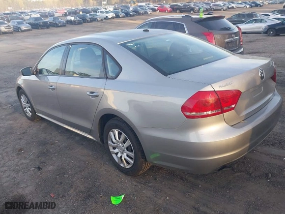2014 Volkswagen Passat Wolfsburg Ed with VIN 1VWAS7A37EC049487, listed as a IAAI auction lot 41900896 with 159,033 mi miles. Bid and sale history available at carsss.com. Image 3.