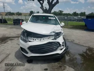 2022 Chevrolet Trax LS z VIN KL7CJKSM7NB530318, wystawiony jako Copart lot #58771845 z przebiegiem 35 691 mil mil oraz Nie do naprawy • Non repairable. Historia ofert i sprzedaży dostępna na DreamBid. Obrazek 15.