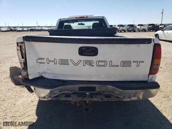 2000 Chevrolet Silverado 1500 with VIN 1GCEC14W5YE217348, listed as a Copart auction lot 46402225 with 316,234 mi miles and Salvage Title. Bid and sale history available at carsss.com. Image 6.