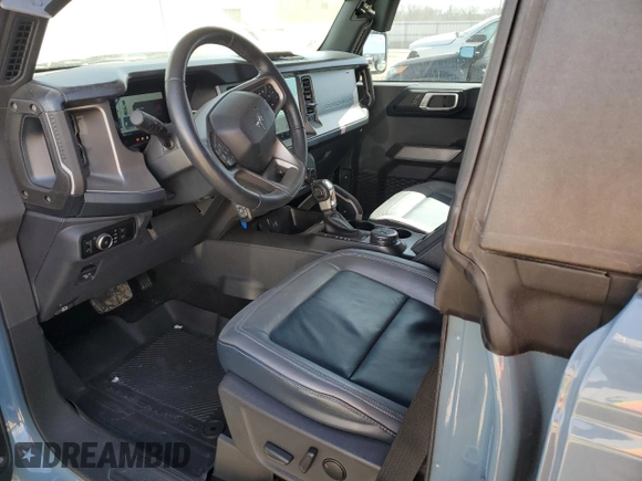 2023 Ford Bronco z VIN 1FMEE5BP6PLA96896, wystawiony jako Copart lot #50377215 z przebiegiem 29 407 mil mil oraz Szkoda całkowita • Salvage title. Historia ofert i sprzedaży dostępna na DreamBid. Obrazek 7.