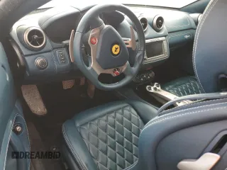 2012 Ferrari California z VIN ZFF65TJA9C0186664, wystawiony jako Copart lot #87967125 z przebiegiem Nie podano mil oraz Szkoda całkowita • Salvage title. Historia ofert i sprzedaży dostępna na DreamBid. Obrazek 8.