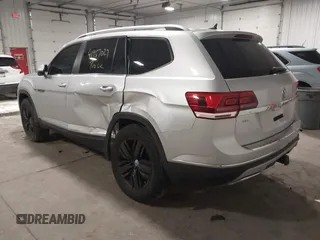 2018 Volkswagen Atlas 3.6L V6 SEL with VIN 1V2MR2CA5JC521172, listed as a IAAI auction lot 41957029 with 108,439 mi miles. Bid and sale history available at carsss.com. Image 3.