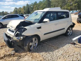 2010 Kia Soul + with VIN KNDJT2A27A7111919, listed as a Copart auction lot 48813615 with 243,271 mi miles and Salvage Title. Bid and sale history available at DreamBid. Image 1.