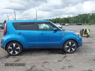 2016 Kia Soul + z VIN KNDJP3A5XG7352628, wystawiony jako IAAI lot #42441945 z przebiegiem 107 522 mil mil oraz . Historia ofert i sprzedaży dostępna na DreamBid. Obrazek 13.