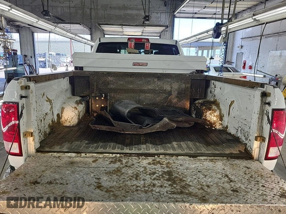 2018 Ram 2500 Tradesman z VIN 3C6UR5HJ7JG425236, wystawiony jako IAAI lot #42118616 z przebiegiem 99 896 mil mil oraz . Historia ofert i sprzedaży dostępna na DreamBid. Obrazek 1.
