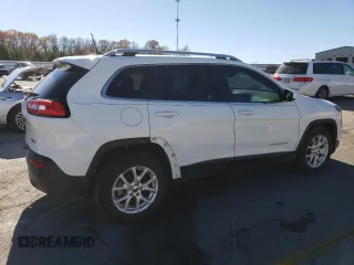 2016 Jeep Cherokee Altitude with VIN 1C4PJLCB7GW135235, listed as a Copart auction lot 80892474 with 201,458 mi miles and Salvage Title. Bid and sale history available at carsss.com. Image 3.