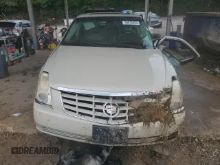 2011 Cadillac DTS Premium Collection z VIN 1G6KH5E61BU125972, wystawiony jako Copart lot #58870355 z przebiegiem 120 373 mil mil oraz Szkoda całkowita • Salvage title. Historia ofert i sprzedaży dostępna na DreamBid. Obrazek 5.