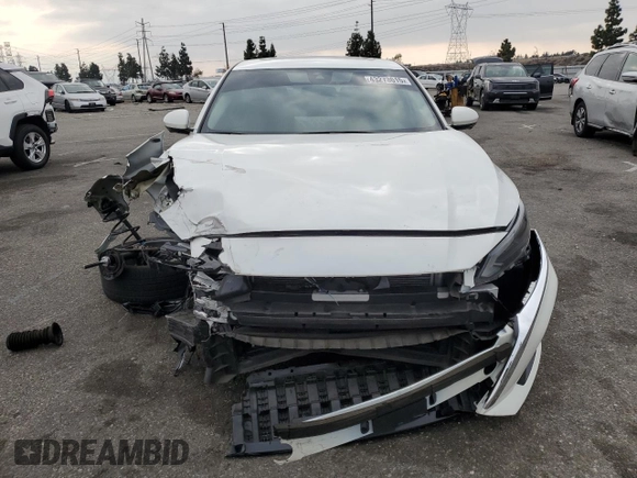 2023 Nissan Altima SL with VIN 1N4BL4EV4PN418222, listed as a Copart auction lot 43273615 with 13,239 mi miles and Salvage Title. Bid and sale history available at DreamBid. Image 5.