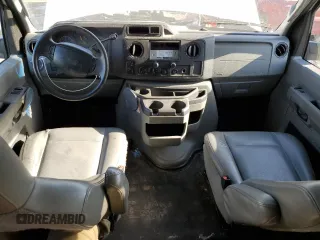 2009 Ford Econoline Passenger XL с VIN 1FBNE31LX9DA00518, выставлен на аукционе Copart как лот 74090534 с пробегом 274 223 миль миль и На запчасти • Non repairable. История ставок и продаж доступна на DreamBid. Изображение 8.