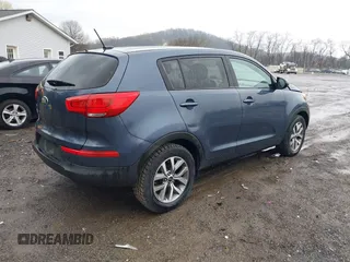 2016 Kia Sportage LX with VIN KNDPB3AC2G7854234, listed as a IAAI auction lot 41985765 with 83,733 mi miles. Bid and sale history available at carsss.com. Image 4.