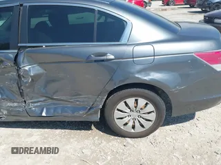 2008 Honda Accord LX z VIN 1HGCP26398A058704, wystawiony jako IAAI lot #42300960 z przebiegiem 206 121 mil mil oraz . Historia ofert i sprzedaży dostępna na DreamBid. Obrazek 14.