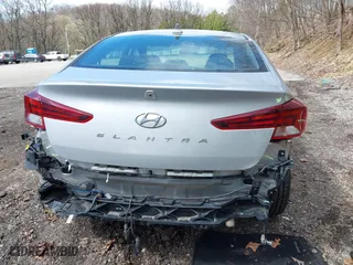 2019 Hyundai Elantra Preferred with VIN KMHD84LF5KU786841, listed as a IAAI auction lot 41988656 with 41,580 mi miles. Bid and sale history available at carsss.com. Image 17.