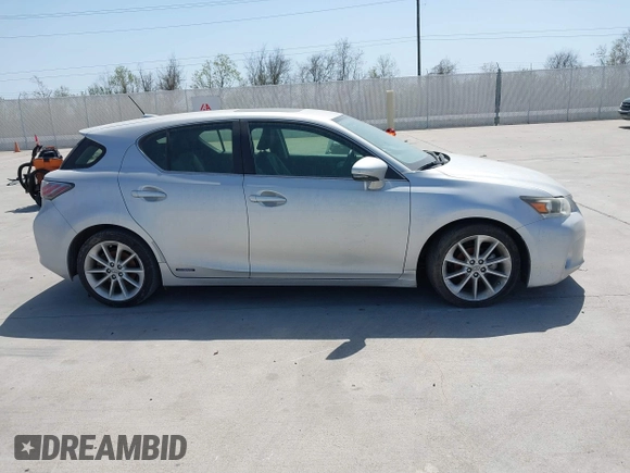2012 Lexus CT 200h z VIN JTHKD5BH5C2115729, wystawiony jako IAAI lot #41861970 z przebiegiem 109 760 mil mil oraz . Historia ofert i sprzedaży dostępna na DreamBid. Obrazek 13.