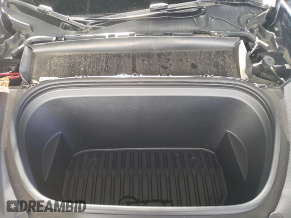 2024 Tesla Model Y Long Range with VIN 7SAYGDEE4RF127409, listed as a Copart auction lot 84274794 with 14,246 mi miles and Salvage title. Bid and sale history available at DreamBid. Image 13.
