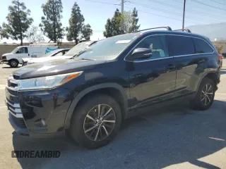 2019 Toyota Highlander SE with VIN 5TDKZRFH9KS563127, listed as a Copart auction lot 61254785 with 44,870 mi miles and Salvage title. Bid and sale history available at DreamBid. Image 1.