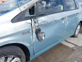 2014 Toyota Prius z VIN JTDKN3DP0E3054990, wystawiony jako IAAI lot #41816522 z przebiegiem 131 239 mil mil oraz . Historia ofert i sprzedaży dostępna na DreamBid. Obrazek 6.