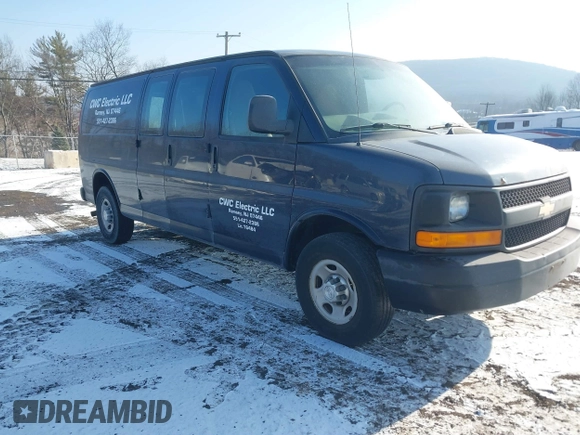 2014 Chevrolet Express Cargo Van with VIN 1GCWGGBA5E1205786, listed as a IAAI auction lot 41339085 with 201,460 mi miles. Bid and sale history available at carsss.com. Image 1.