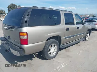 2003 Chevrolet Suburban LS with VIN 1GNEC16TX3J108085, listed as a IAAI auction lot 41892925 with 111,084 mi miles. Bid and sale history available at carsss.com. Image 4.
