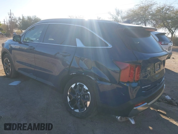 2024 Kia Sorento S z VIN 5XYRL4JC0RG276555, wystawiony jako IAAI lot #41417131 z przebiegiem 7 149 mil mil oraz . Historia ofert i sprzedaży dostępna na DreamBid. Obrazek 6.