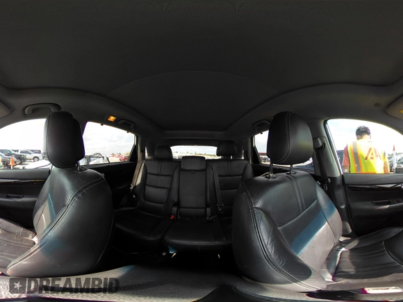 2015 Kia Sorento SX Limited with VIN 5XYKW4A73FG639051, listed as a IAAI auction lot 42106446 with 145,981 mi miles. Bid and sale history available at carsss.com. Image 18.