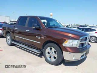 2015 Ram 1500 Lone Star z VIN 1C6RR6LT2FS729966, wystawiony jako IAAI lot #41999110 z przebiegiem 113 917 mil mil oraz . Historia ofert i sprzedaży dostępna na DreamBid. Obrazek 1.