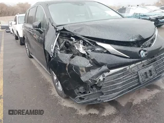 2022 Toyota Sienna LE z VIN 5TDKSKFC1NS042455, wystawiony jako IAAI lot #41921094 z przebiegiem 84 810 mil mil oraz . Historia ofert i sprzedaży dostępna na DreamBid. Obrazek 6.