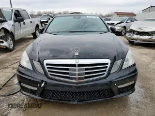 2010 Mercedes-Benz E 63 AMG z VIN WDDHF7HB8AA113602, wystawiony jako Copart lot #43761285 z przebiegiem 115 128 mil mil oraz Nie do naprawy • Non repairable. Historia ofert i sprzedaży dostępna na DreamBid. Obrazek 5.