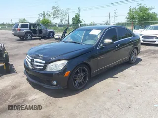 2009 Mercedes-Benz C 300 Sport z VIN WDDGF54X09F231689, wystawiony jako IAAI lot #42291790 z przebiegiem 143 573 mil mil oraz . Historia ofert i sprzedaży dostępna na DreamBid. Obrazek 16.
