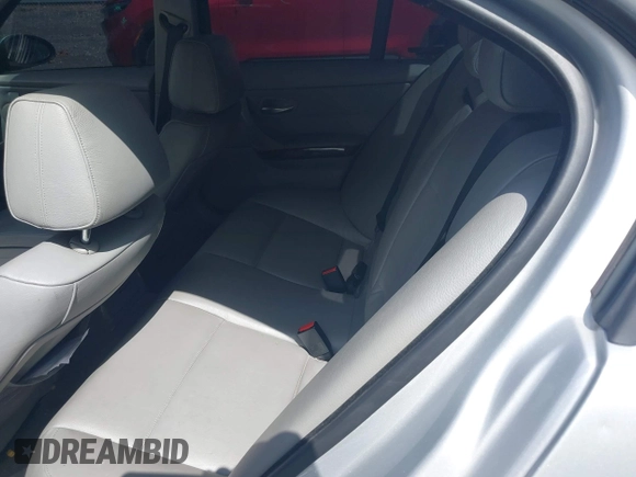 2008 BMW 3 Series 328xi with VIN WBAVC73528KP37985, listed as a IAAI auction lot 42679403 with 138,046 mi miles and . Bid and sale history available at DreamBid. Image 8.