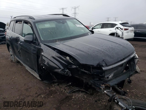 2024 Volkswagen Atlas SE with VIN 1V2LR2CA4RC580463, listed as a Copart auction lot 81372744 with 300 mi miles and Salvage title. Bid and sale history available at DreamBid. Image 4.