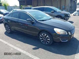 2012 Volvo S60 T5 с VIN YV1622FS7C2041611, выставлен на аукционе IAAI как лот 42131878 с пробегом 109 002 миль миль и . История ставок и продаж доступна на DreamBid. Изображение 1.