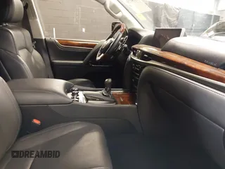 2021 Lexus LX 570 z VIN JTJDY7AX0M4352294, wystawiony jako IAAI lot #42341156 z przebiegiem 18 398 mil mil oraz . Historia ofert i sprzedaży dostępna na DreamBid. Obrazek 5.