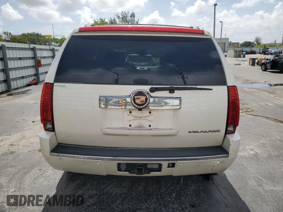 2008 Cadillac Escalade z VIN 1GYEC63868R184475, wystawiony jako Copart lot #60512555 z przebiegiem 202 720 mil mil oraz Szkoda całkowita • Salvage title. Historia ofert i sprzedaży dostępna na DreamBid. Obrazek 6.