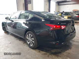 2022 Nissan Altima S z VIN 1N4BL4BV4NN375423, wystawiony jako IAAI lot #42092507 z przebiegiem 26 689 mil mil oraz . Historia ofert i sprzedaży dostępna na DreamBid. Obrazek 3.
