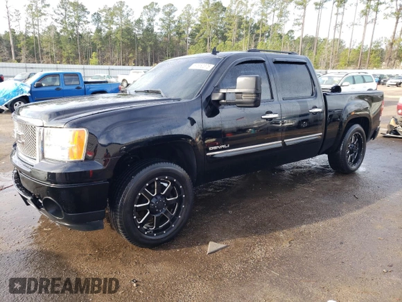 2007 GMC Sierra Denali z VIN 2GTEK638871647619, wystawiony jako Copart lot #87850375 z przebiegiem 158 019 mil mil oraz Szkody całkowita. Historia ofert i sprzedaży dostępna na DreamBid. Obrazek 1.