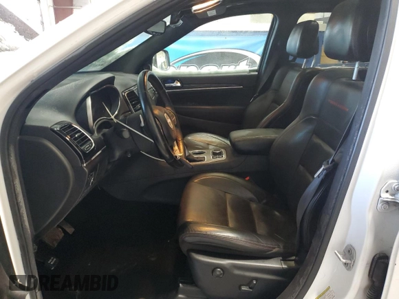 2020 Jeep Grand Cherokee Trailhawk with VIN 1C4RJFLT3LC247609, listed as a Copart auction lot 84491864 with 68,957 mi miles and Salvage title. Bid and sale history available at DreamBid. Image 7.