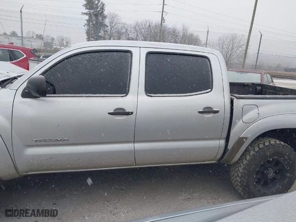 2007 Toyota Tacoma with VIN 5TELU42N07Z436357, listed as a IAAI auction lot 41285063 with 228,128 mi miles. Bid and sale history available at carsss.com. Image 14.