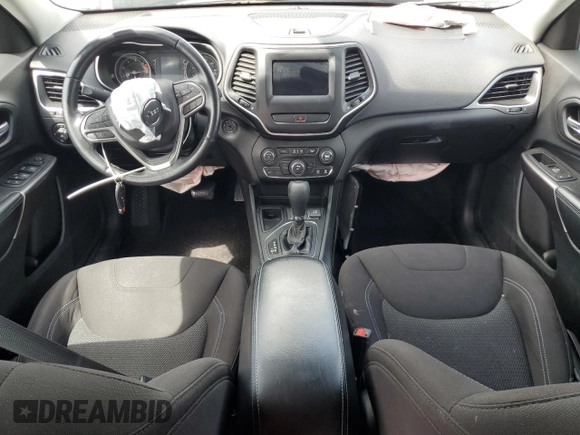 2019 Jeep Cherokee Latitude with VIN 1C4PJLCB3KD262553, listed as a Copart auction lot 58127155 with 70,236 mi miles and Salvage title. Bid and sale history available at DreamBid. Image 8.