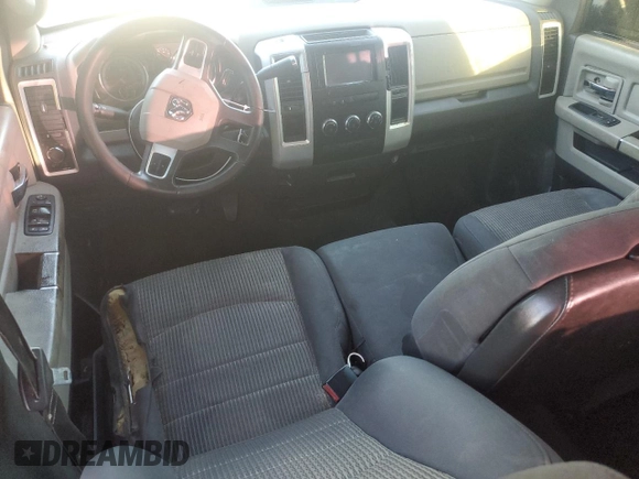 2010 Dodge 1500 SLT z VIN 1D7RB1GP2AS175842, wystawiony jako Copart lot #56654045 z przebiegiem 326 703 mil mil oraz Czysty tytuł • Clean title. Historia ofert i sprzedaży dostępna na DreamBid. Obrazek 8.